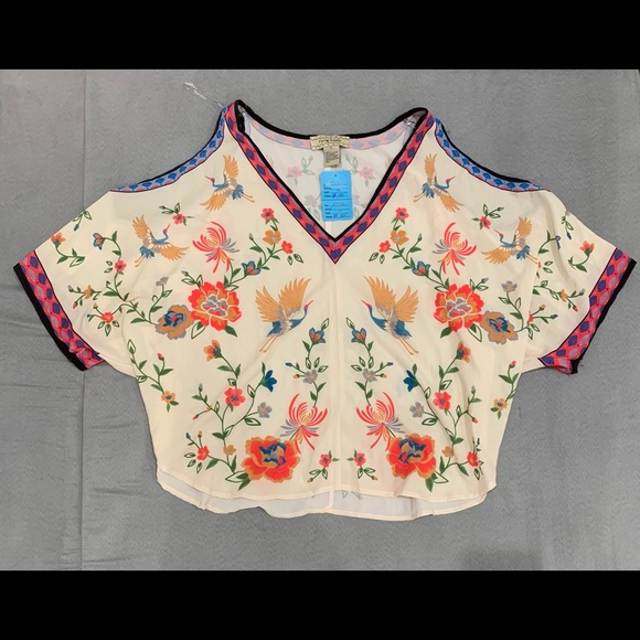 Flying Tomato Tops - NWT - Flying Tomato Women’s Cold Shoulder Top